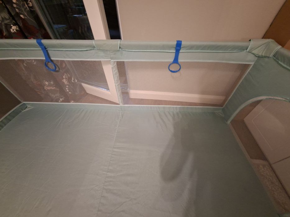 Tarc bebe 180x200 cu mingi si inele - stare buna
