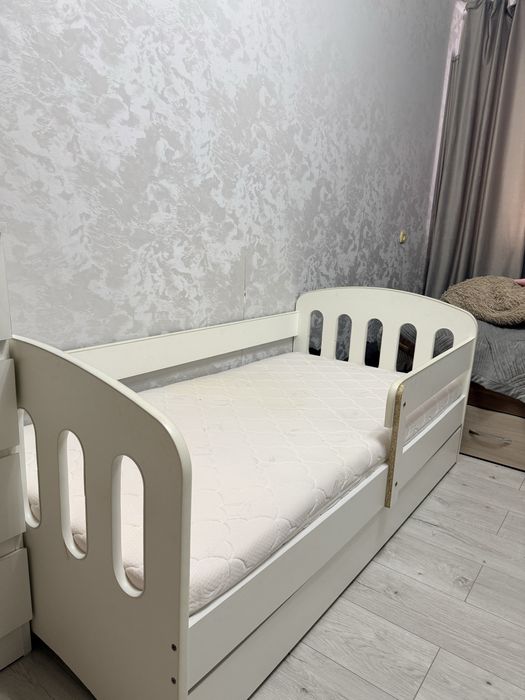 Продам кровать детскую