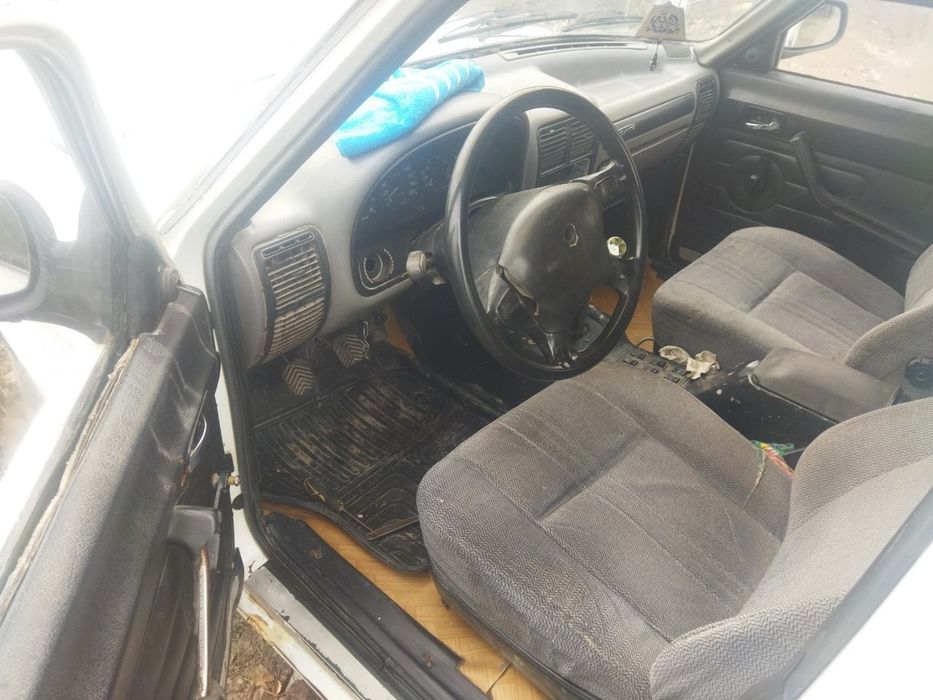 Volga 3110 sotiladi narhi 2800$