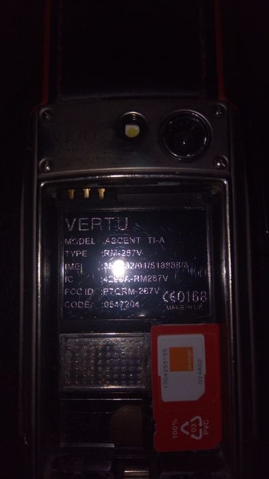 VERTU TI Ferrari 2 tel.functionale la pretul de 1300lei