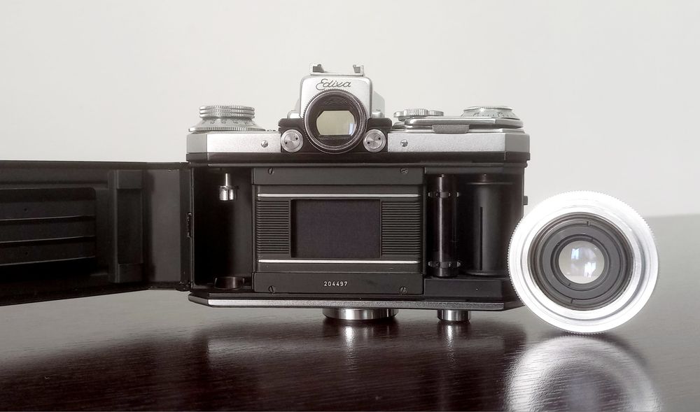 Aparat foto   SLR - EDIXA Reflex  D cu accesorii și geantă OMNICA - IMPECABIL