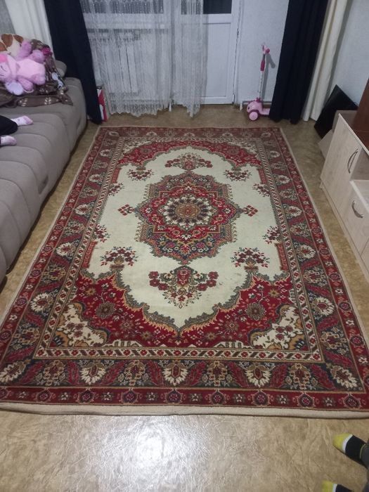 Продам ковер б/у