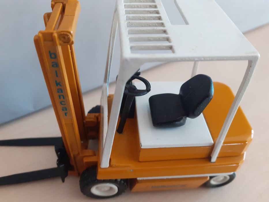 Метален мащабен модел на електрокар, мотокар