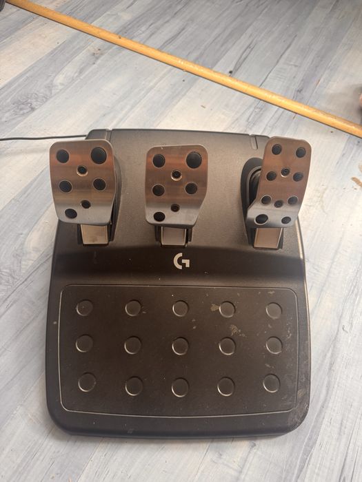 Волан и педали Logitech g923 TRUEFORCE