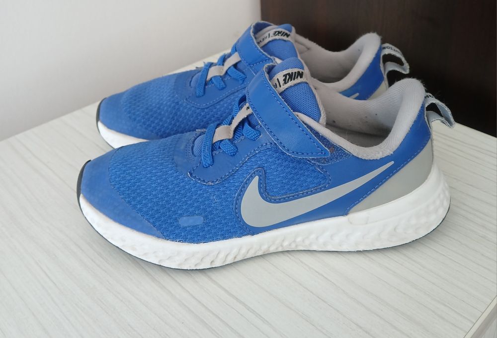 Маратонки nike 31 номер