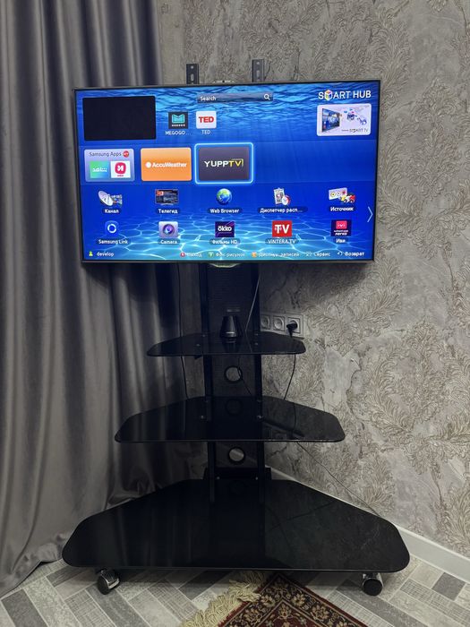 Продам смарт телевизор Самсунг.