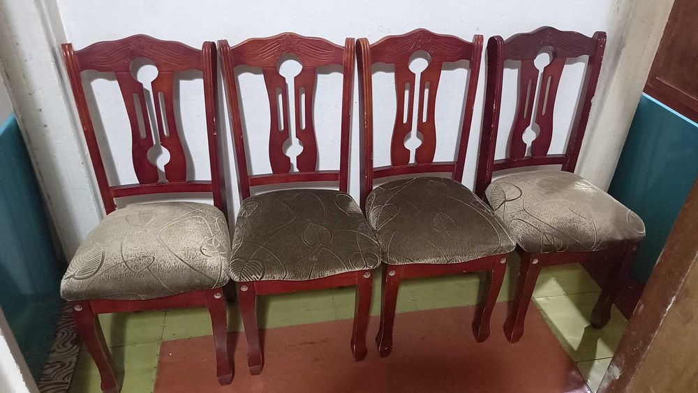 Стулья гостиные. 4шт. (натур. дерево)