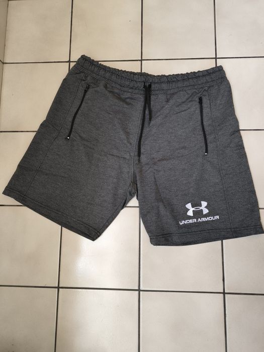 Камуфлажни или сиви памучни къси панталони