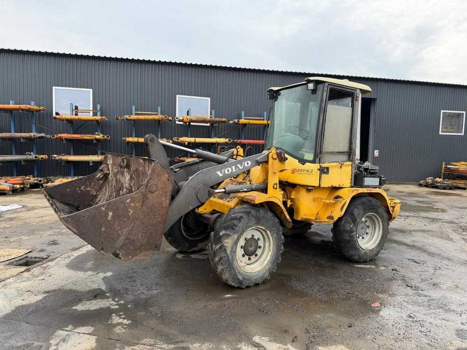 Distribuitor hidraulic  incarcator frontal vola Volvo L30 B piese