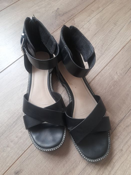 Летние босоножки