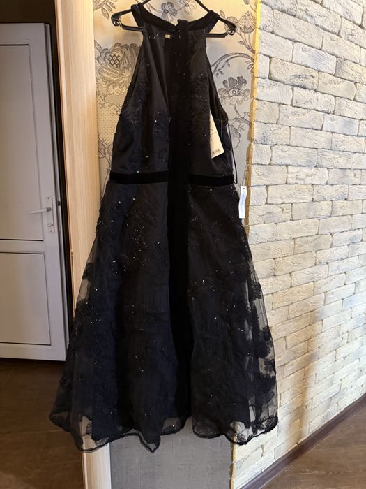 Продаю платье женское