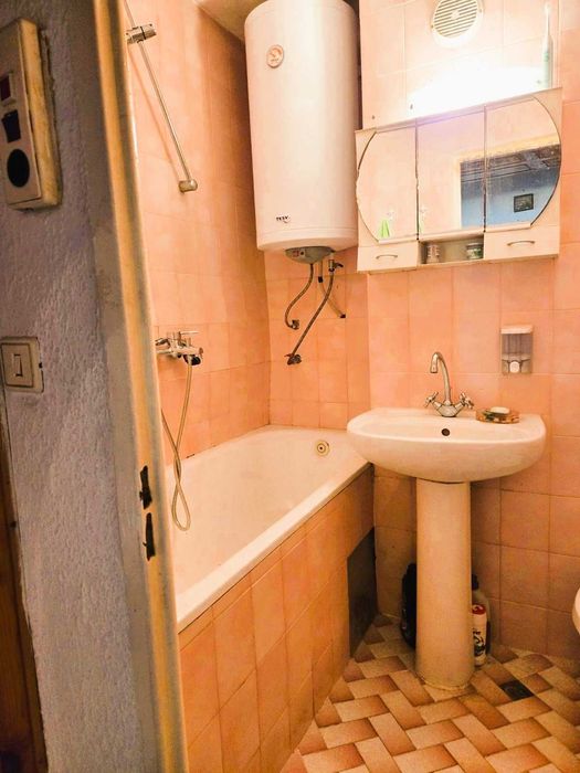 Продава се Тристаен апартамент в Бургас, Център - 92 кв.м за 1772 €/кв.м - Снимка #16