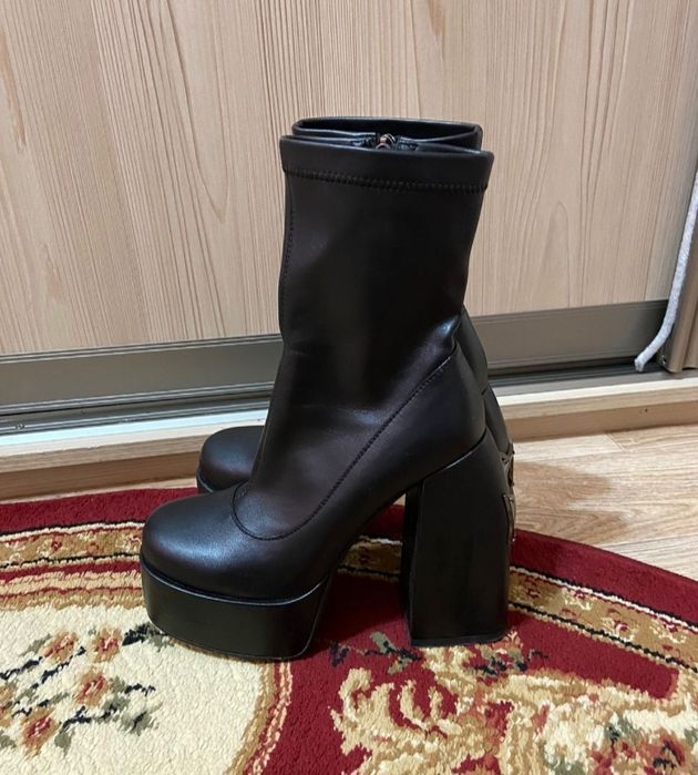 Продам модные сапожки