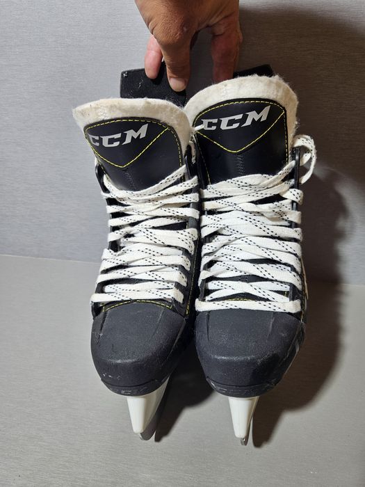 Patine hochei 3008 CCM Super Tacks, marime 38.5, lungime interioara 25cm.