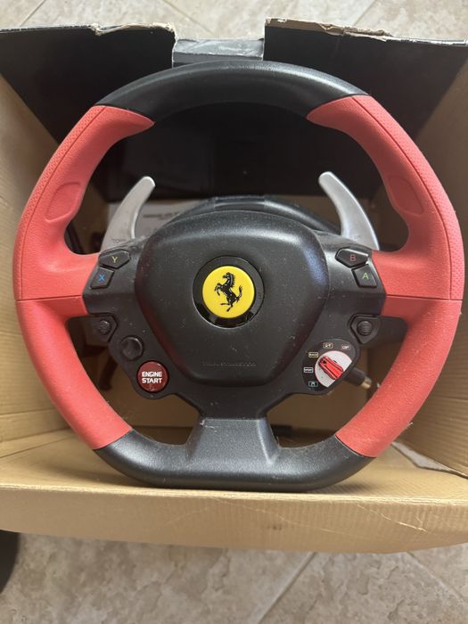 Volan thrustmaster compatibil  cu xbox si pc