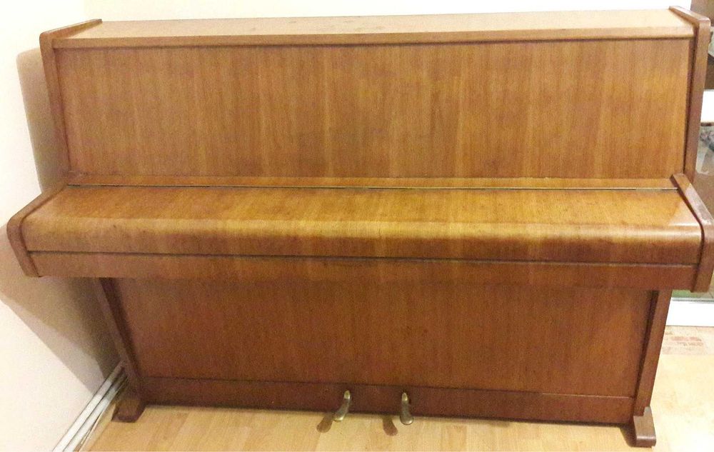 Pianina August Forster Cehoslovacia pret 799eur negociabil