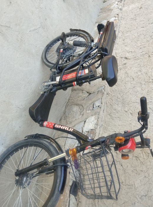 Veloskuter sotiladi.