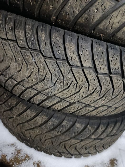 Yokohama 235 55 R20 комплект