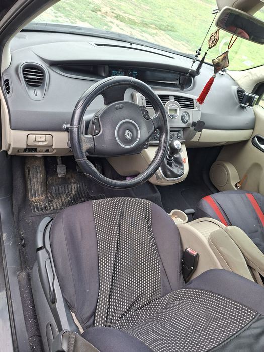 Vând Renault Scenic 2008 1.5 dci + Jante Aliaj 17