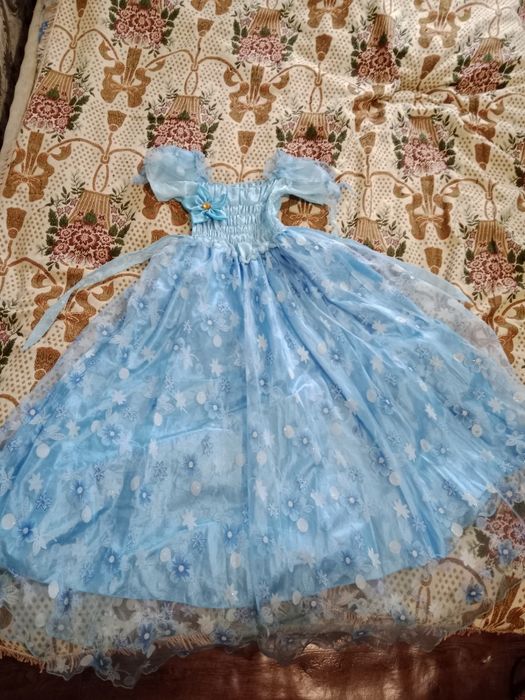 Продам б/у платья 42-44р