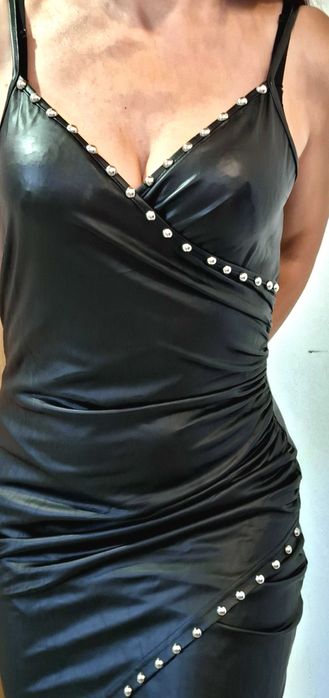Секси кожена рокля украсена с капси, размери М, Л, ХЛ