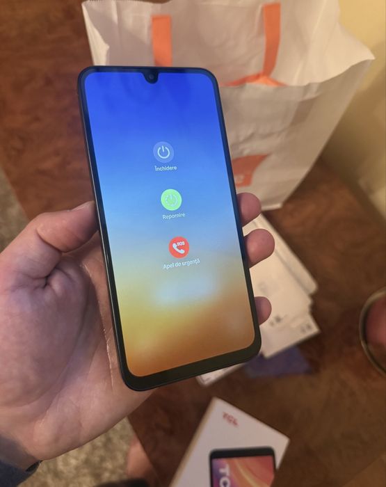 TCL 501 smartphone telefon