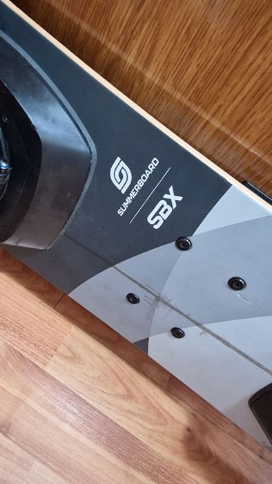 Skateboard electric Summerboard SBX pret de magazin 1700 dolari