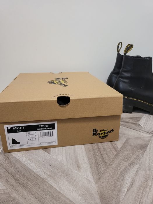 Dr. Martens Rometty