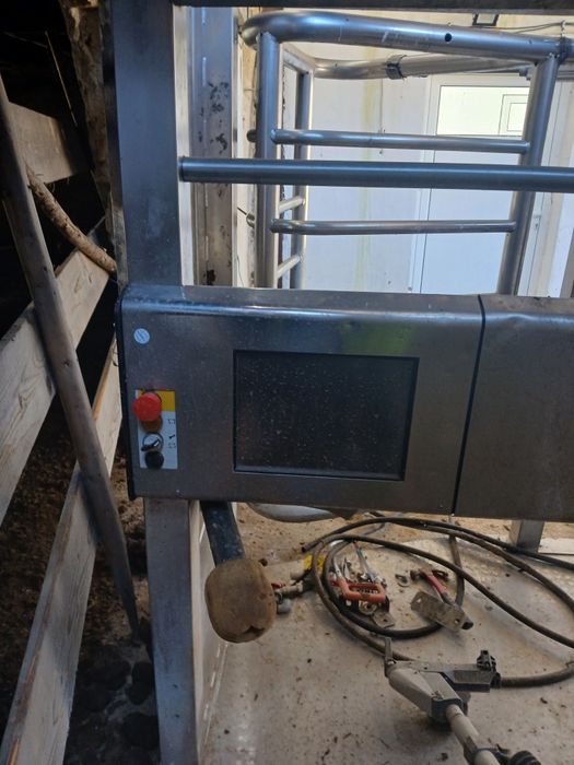 Роботи за доене на крави  Deleval