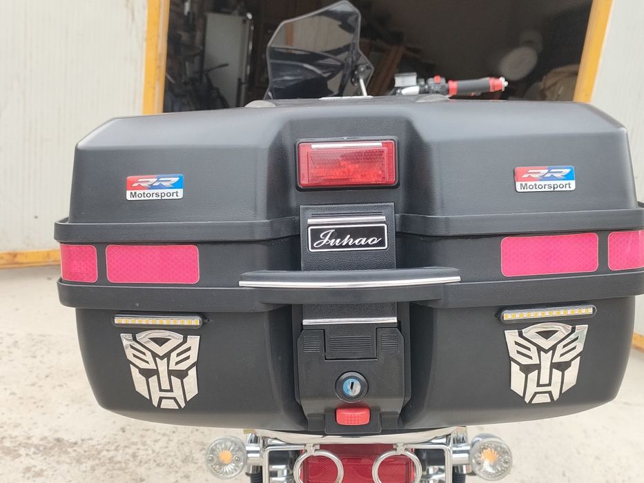 продается большая кофра