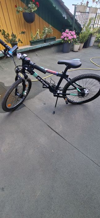 Bicicleta Rockrider 700 de 24 cu cadru de aluminiu