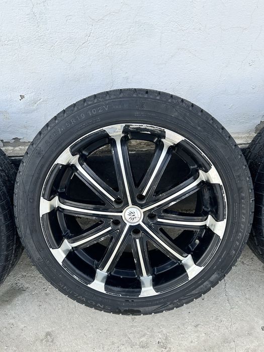 Диски с шинами на авто