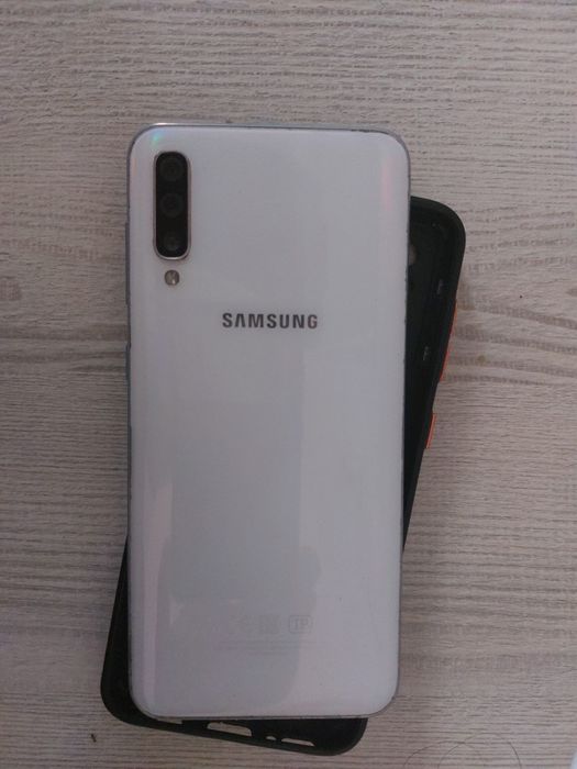 Самсунг А50 64гб