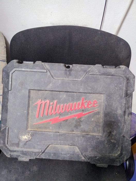 Pistol de impact Milwaukee Amanet Canta