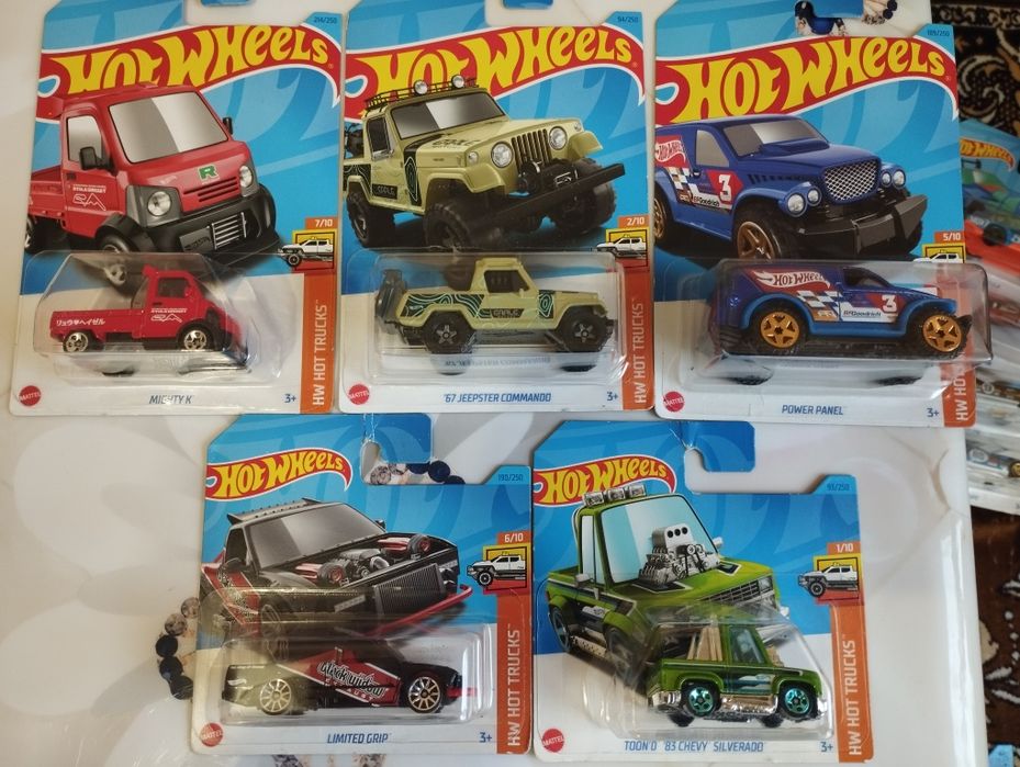 Машинки Hot Wheels