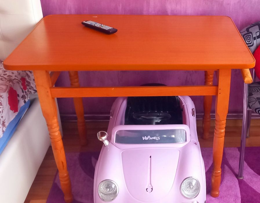 Masa de living sau bucatarie