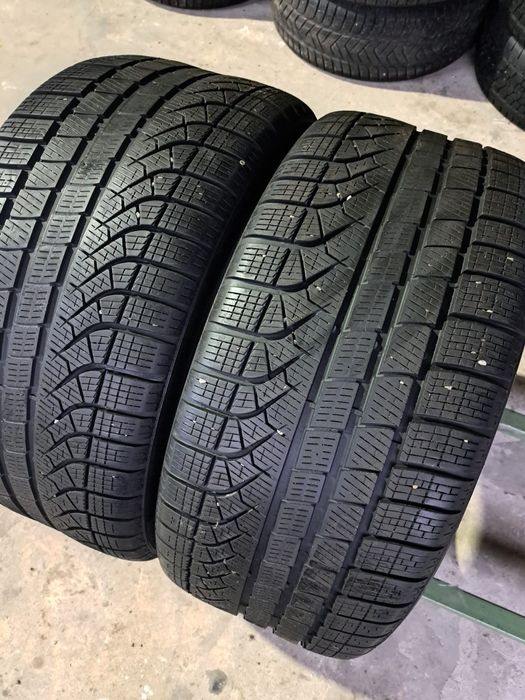 2 anvelope iarnă 275 40 r19 Pirelli