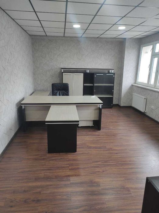 Metro Xalqlar Do'stligi yaqinida ofis 3 xona xol can uzel resepshn