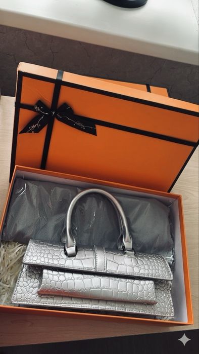 Стильная сумка с шарфом