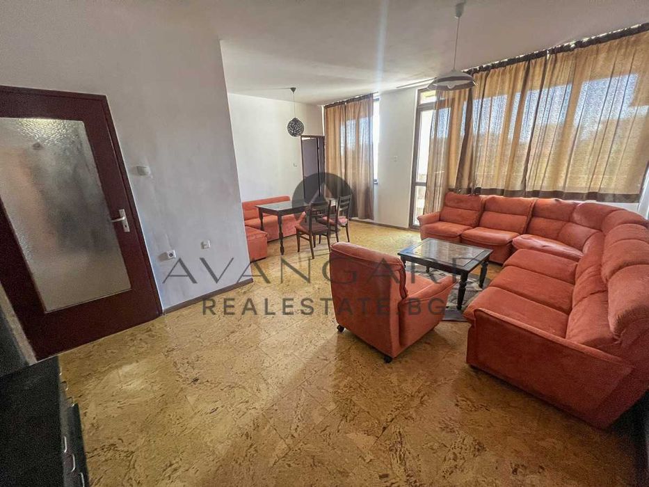 оф.23812 Тристаен обзаведен до ц.Света Петка