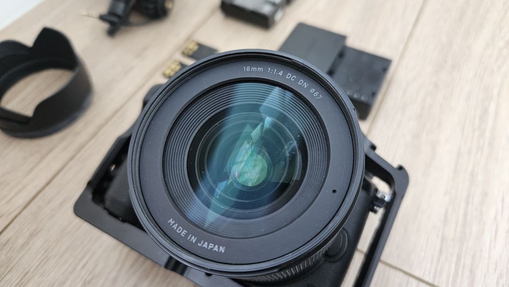 Lumix GH5, Sigma 16mm 1.4, smallrig