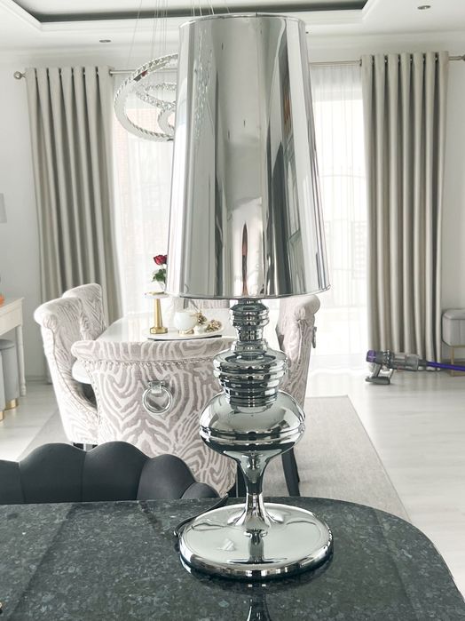 Vând 2 veioze designer  superbe cu  înălțime 80cm