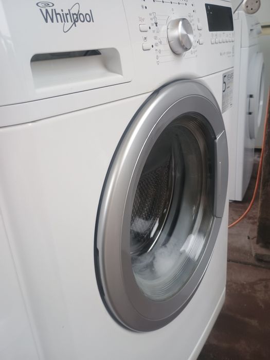 Mașină de spălat model impecabil 9 kg