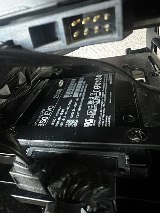 Геймърски компютър Ryzen 7 1700 GTX 1060, 32GB RAM, 1TB SSD 1 TB HDD