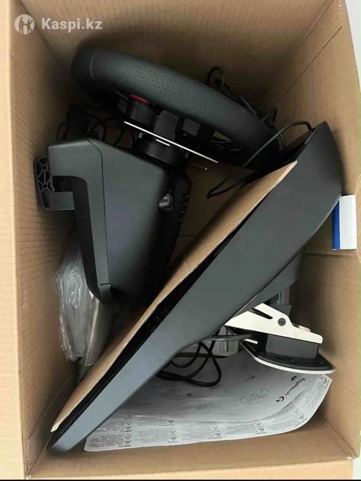 Игровой руль Logitech