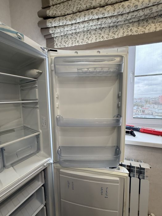 Холодильник indesit