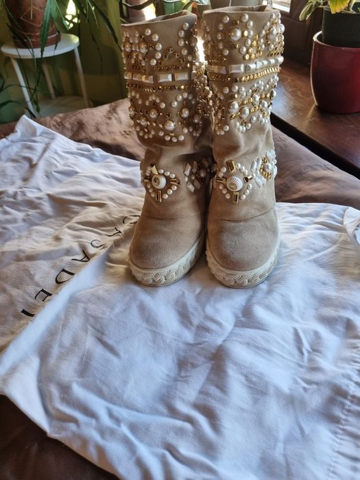 Cizme Casadei nr.37, aproape noi