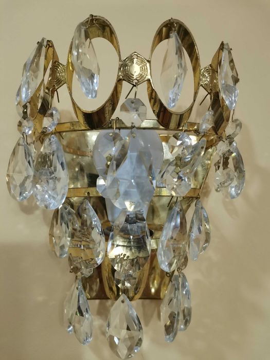 Кристален аплик за стена