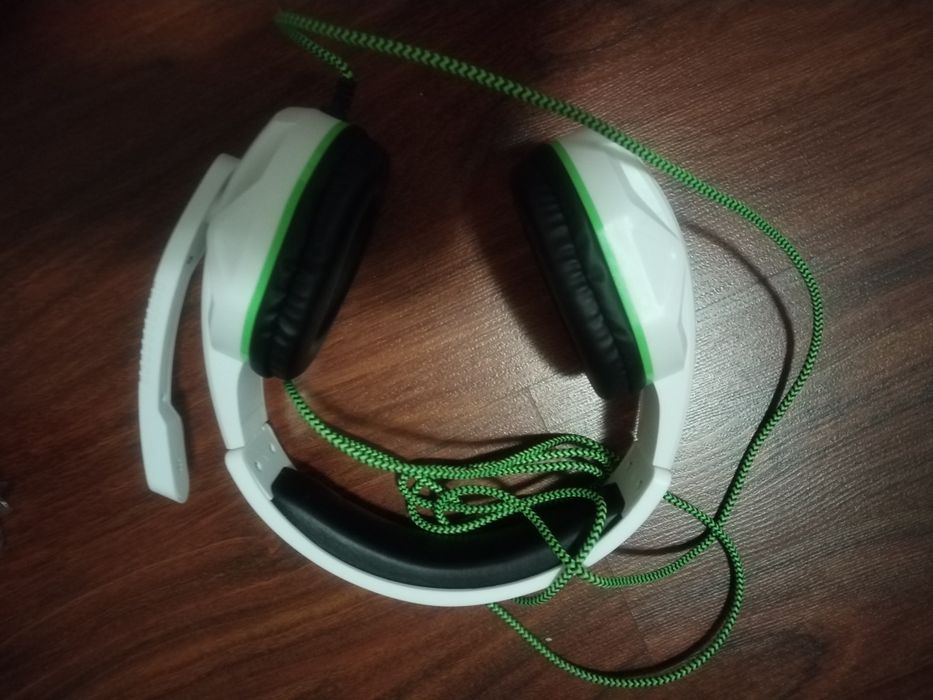 Продам наушники новые