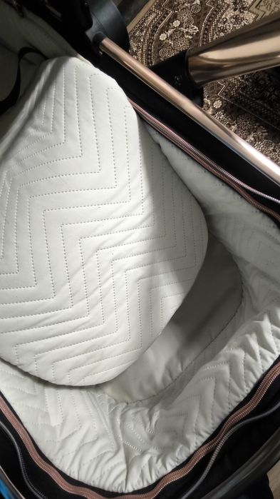 Детская коляска из кож.заменителя